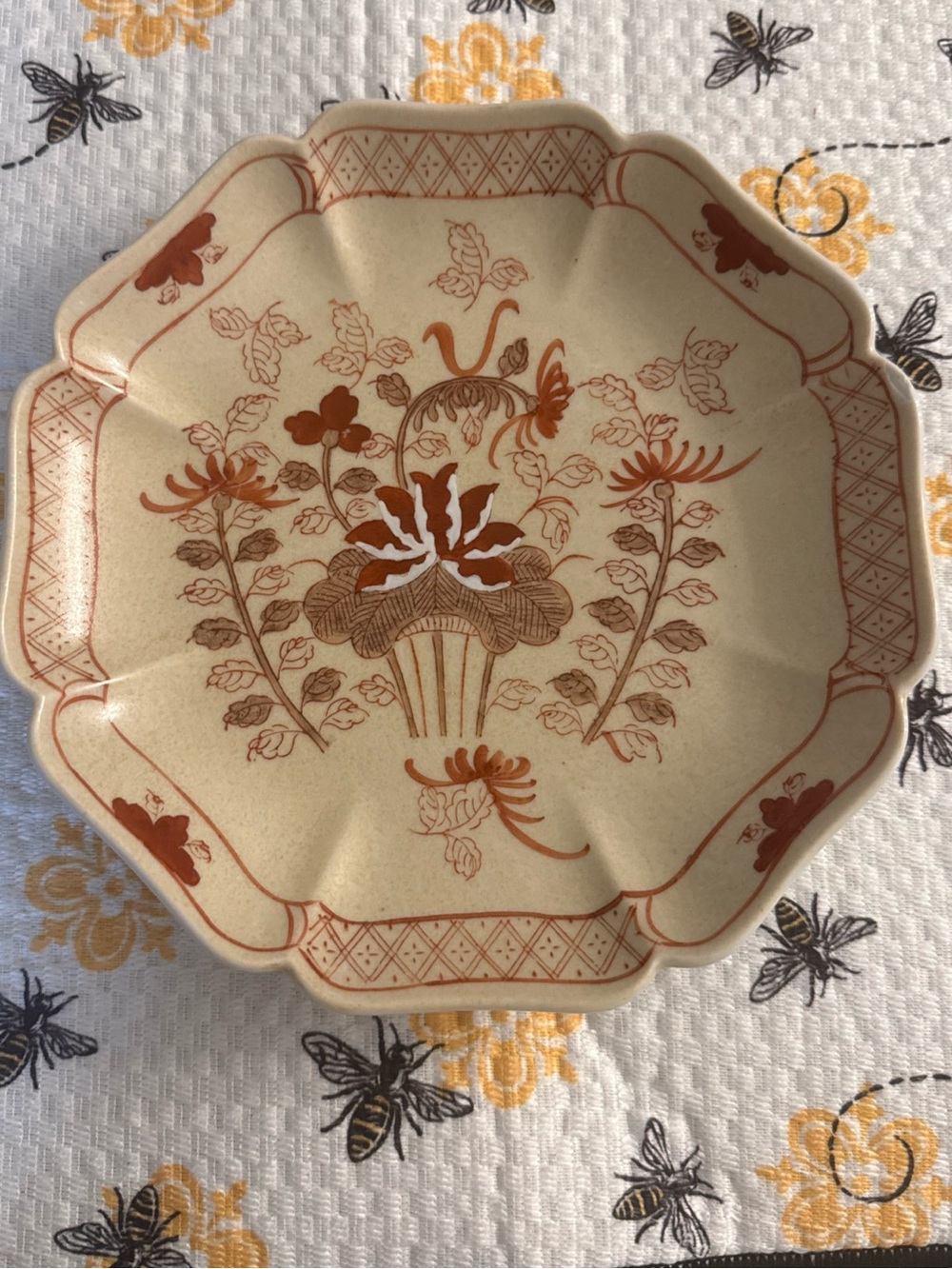 Floral Scalloped Porcelain Serving Plate in Cream & Rust, Japan/Hong Kong, EUC